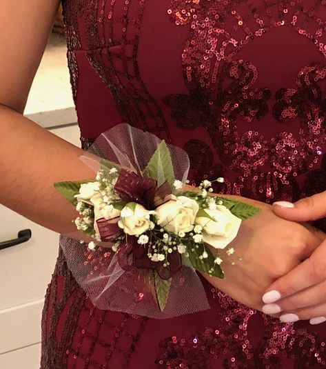 Corsage For Burgundy Dress Prom, Maroon And Pink Wedding Bouquet, Prom Wrist Corsage Ideas For Red Dress, Prom Nails For Maroon Dress, Red Dress Corsage, Nails For Burgundy Dress, Creamy Pink Nails, Pink Nails For Prom, Nails Red Dress