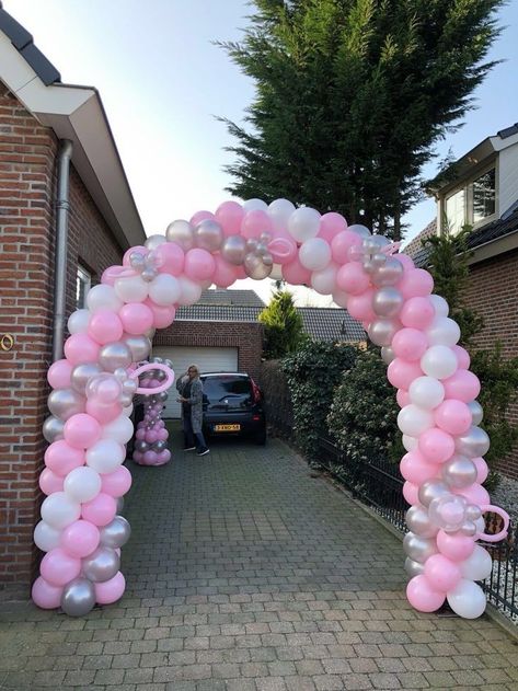 Balloon Gate, Hello Kitty Birthday Theme, Minnie Mouse Birthday Theme, Disco Birthday Party, Gate Decoration, Arch Decoration, 13th Birthday Parties, Birthday Balloon Decorations, Baby Birthday Cakes