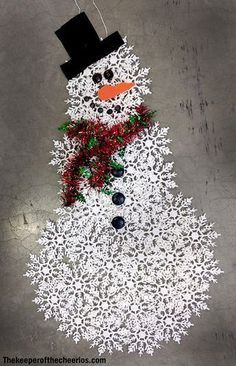 Dollar Store Snowflake Snowman Snowflake Snowman Craft, Dollar Store Wire Snowman, Snowflake Ornament Craft, Diy Snow Decorations, Snowflake Decorating Ideas, Large Snowflake Decorations, Door Decoration Contest, Hanger Snowflakes, Button Snowman