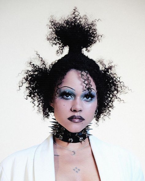 Afro Punk Fashion Black Women, 90s Punk Hair, Punk Rock Hairstyles, Punk Hair Styles, Afro Punk Hairstyles, Unusual Hairstyles, Black Punk Rock, Rock Hair, Punk Hairstyles