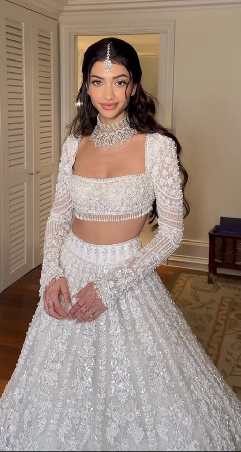 White Bridal Reception Lengha, Lengha Sleeve Design, Indian Designer Bridal Wear, Pearl Lengha Indian Bridal, Long White Engagement Dress, Birthday Lenghas, Shadi Lehenga Designs, Off White Lehnga Outfit, White Lehnga Designs Indian Weddings