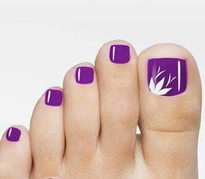 Purple toe nails designs Purple Toe Nails, Toenail Art Designs, Simple Toe Nails, Pedicure Designs Toenails, Pedicure Colors, Pretty Toe Nails, Summer Toe Nails, Cute Toe Nails, Pedicure Designs