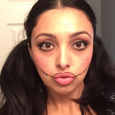 Super Easy Doll Makeup Easy Doll Makeup, Doll Makeup, Super Easy, Halloween Face, Face Makeup, Halloween Face Makeup, Nose Ring, Dolls, Halloween