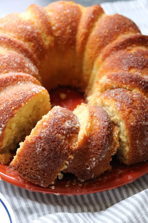 Kentucky Bourbon Bundt Cake | Joanne Eats Well With Others New Year Bundt Cake, Italian Cream Puff, Boozy Cakes, Caramel Sticky Buns, Bourbon Cake, Twist Ideas, Whiskey Cake, Boozy Desserts, Kentucky Bourbon