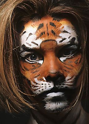 Grimas | Tiger Face Painting Tiger, Tiger Makeup, Painting Tiger, Face Painting Halloween, Cat Makeup, Beauty School, Fantasy Makeup, Cat Costumes, Cat Playing