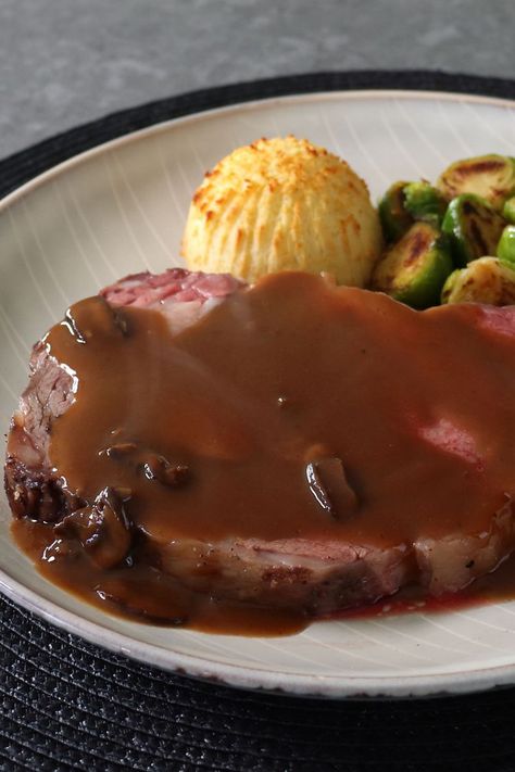 Prime Rib Gravy Prime Rib Roast Gravy Recipe, Prime Rib Gravy, Roast Gravy Recipe, Roast Gravy, Beef Entrees, Rib Recipe, Meat Eater, Prime Rib Recipe, Beef Gravy