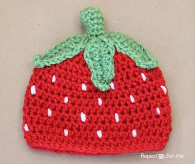 Crochet Strawberry Hat Pattern - Repeat Crafter Me Crocheted Strawberry, Strawberry Hat, Repeat Crafter Me, Crochet Kids Hats, Easy Crochet Hat, Hat Patterns Free, Crochet Strawberry, Baby Crochet Patterns Free, Crochet Beanies