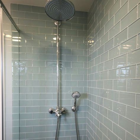 Subway Tile Shower Designs, Subway Tile Showers, Grey Subway Tiles, Subway Tiles Bathroom, Bad Inspiration, Glass Subway Tile, Bathroom Tile Designs, Bathroom Shower Tile, Shower Tile Designs