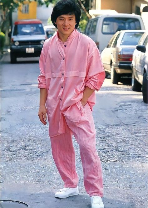 Wild Outfits, Jackie Chan, Gorillaz, Bruce Lee, Pink Outfit, Celebrity Weddings, Shirt Style, Dj, Cool Outfits