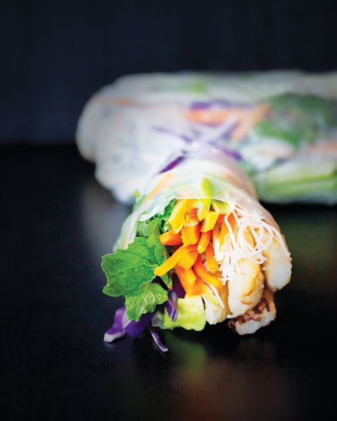 Soft Spring Rolls With Crab. These soft spring rolls with crab are light, healthy and fun to make in any galley. Imation Crab Spring Rolls, Crab Rice Paper Rolls, Crab Spring Rolls, Rice Paper Spring Rolls, Crab Rice, Rice Paper Recipes, Fresh Spring Rolls, Asian Rice, Peanut Dipping Sauces