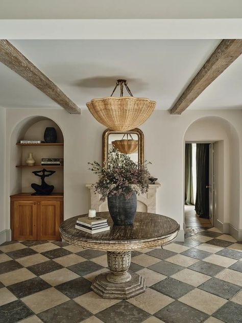 Entry and Hall by Blank Slate Studio Feature Staircase, Small Reception, Bespoke Staircases, Grand Entryway, Monday Inspiration, Spanish Style Home, Blank Slate, Classic Interior Design, Design Rules