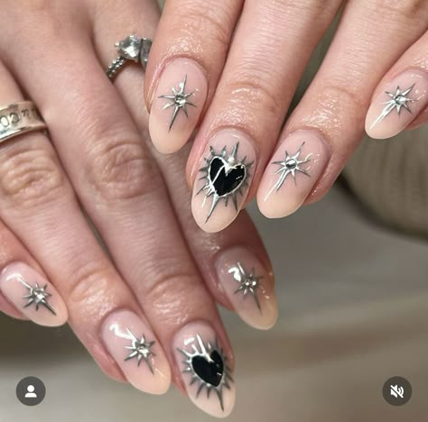 Barb Wire Heart Nails, Goth Manicure Short, Goth Heart Nails, Gothic Gel Nails Short, Goth Gel Nails Short, Black Simple Nail Designs, Short Goth Nails Ideas, Corporate Goth Nails, Traditional Tattoo Nails