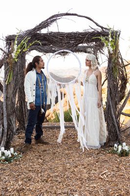 Gallery - Native American Wedding Ideas Native Wedding Dress, Spiritual Wedding Ceremony, Native American Wedding Dress, Spiritual Wedding, Native Wedding, Feather Bouquet, Wedding Blessing, Wedding Mexico, Mens Wedding Attire