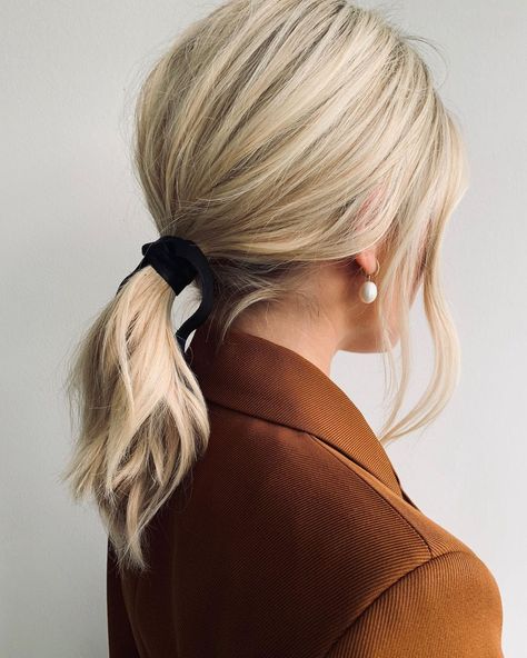 M O L L I E K I N G on Instagram: “Who said ponytails have to be boring? #hair #blonde #ponytails” Blond Ponytail, Short Ponytail, Mollie King, Fox Wedding, Blonde Ponytail, Boring Hair, The Small Things, One Of Those Days, Low Ponytail