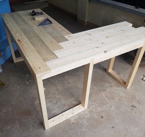 L Shaped Desk Design Ideas, Diy Desk From Pallets, L Shaped Console Table, Diy U Desk, L Shaped Table Design, Office Desk Build, U Shaped Desk Diy, Diy L Desk With Storage, L Shaped Craft Desk