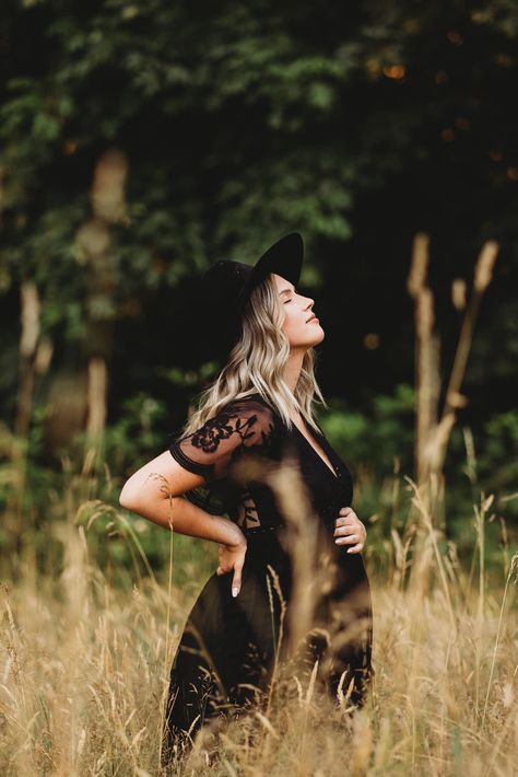 Halloween Maturity Pictures, Witchy Fall Maternity Shoot, Pregnant Portrait Photography, Fall Forest Maternity Shoot, Black Dress Maternity Pictures Family, Moody Fall Maternity Pictures, Maternity Photo Shoot Black Dress, Emo Maternity Shoot, Maternity Photoshoot Black Dress