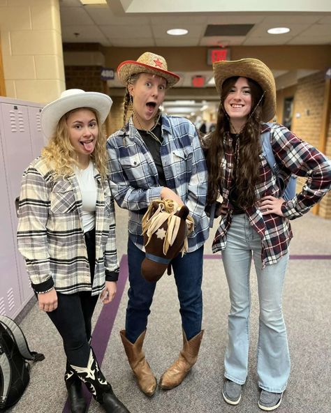 Cowboy day for homecoming spirit week! Rodeo Spirit Week Outfit, Twin Day Spirit Week 3 People, Farmer Spirit Week Outfit, Rodeo Day Spirit Week, Western Wednesday Spirit Week, Western Outfits Spirit Week, Wild West Outfits Spirit Week, Wild West Spirit Week Outfit, Cowboy Day Spirit Week