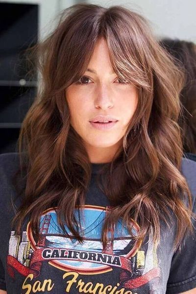 The It Girl Hair Trend: Curtain Bangs - Classically Cait Bangs Wispy, Shaggy Long Hair, Bangs Tutorial, Long Shag Haircut, Long Face Hairstyles, Bangs With Medium Hair, Hair Trend, Shag Haircut, Long Hair With Bangs