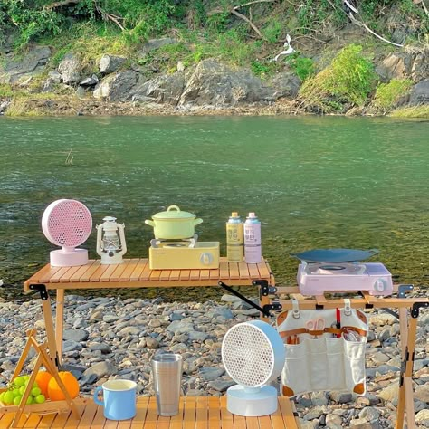 Korean Camping Aesthetic, Korean Camping, Camping Necessities, Cozy Camping, Emergency Food Storage, Camping Set Up, Picnic Inspiration, Camping Aesthetic, Camping Places