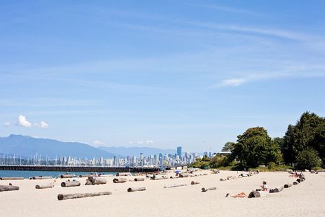 Jericho Beach in Vancouver, Canada Vancouver Beach, West Coast Canada, Things To Do In Vancouver, Granville Island, Downtown Vancouver, Picnic Spot, British Columbia Canada, Most Beautiful Beaches, Vancouver Canada