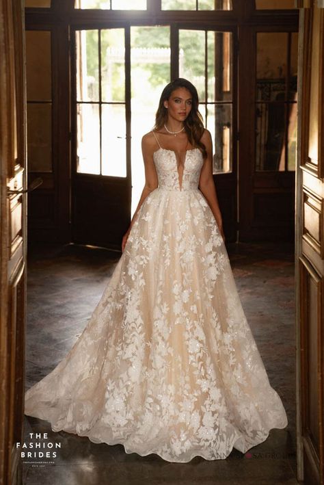 Anna Sposa L'euphorie-2023-2024-bridal-collection-11342 Aurora Wedding Dress, Aurora Wedding, Wedding Evening Gown, Disney Wedding Dresses, Vermont Wedding, Royal Brides, Deep Neckline, Fairy Tale Wedding, Disney Wedding