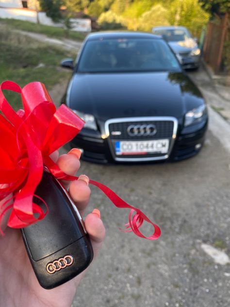 Audi Keys, Audi Rs8, Audi Accessories, Dream Cars Audi, Luxury Cars Audi, Cars Audi, Aesthetic Ig, Audi Rs3, Car Pics