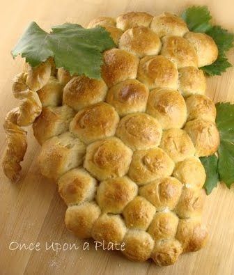 First Holy Communion Party Ideas | think these easy grape pops would be an Grape Bread, Communion Bread, Shaped Bread, Holy Communion Party, First Communion Cakes, Altar Ideas, App Ideas, First Communion Party, Wine And Cheese Party