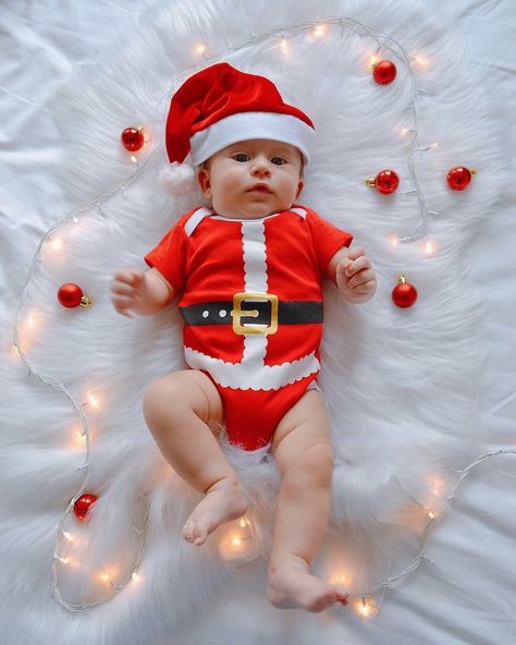 Christmas Baby Boy Photoshoot, Baby Boy Christmas Photoshoot, Baby Fashion Girl Newborn, Baby Christmas Photography, Newborn Christmas Photos, Christmas Baby Pictures, Baby Announcement Photoshoot, Baby Boy Newborn Photography, Mommy And Baby Pictures