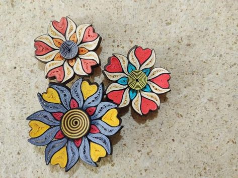 Quilling Gifts, Quilling Flowers Tutorial, Quilling Instructions, Quilling Videos, Diy Quilling Crafts, Paper Quilling Earrings, Quilled Flowers, Paper Quilling Tutorial, Paper Quilling Flowers