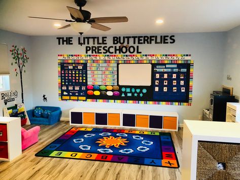 Garage Daycare, Preschool Cubbies, Daycare Room Design, Daycare Room Ideas, Daycare Schedule, Cubby Ideas, Thanksgiving Coloring Book, Daycare Organization, Daycare Decor