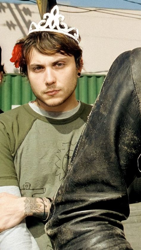 Solitary Style Frank Lero, Emo Men, I Love Mcr, Mikey Way, Frank Iero, Gerard Way, Emo Bands, My Chemical