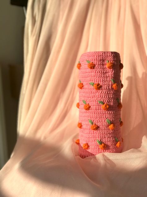 Crocheting Aesthetic, Aesthetic Bottle, Tiktok Crochet, Crochet Tiktok, Fruit Mug, Crochet Water Bottle, Crochet Water Bottle Holder, Picnic Summer, Confection Au Crochet