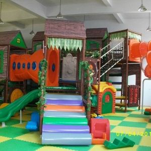 This Trippy Jungle Gym is Inside an Inflatable House YouWish Your Playground Was This Cool - Igraonica Za Decu, Inflatable House, Indoor Play Structure, Indoor Jungle Gym, Kids Indoor Play, Ball Pits, Soft Play Area, Indoor Slides, Indoor Playground Equipment