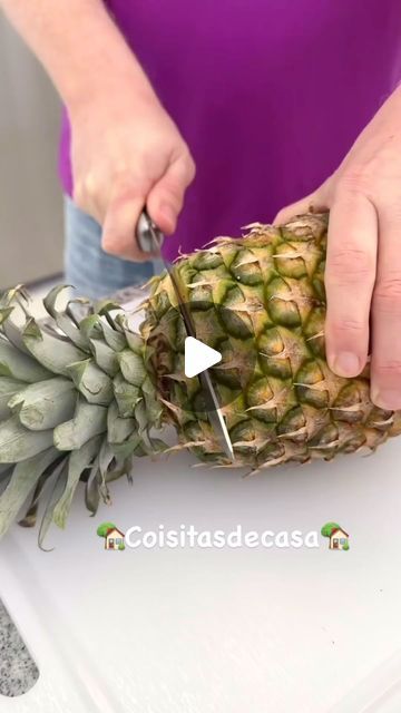 Fruit Platter Ideas Party, Fruit Platter Designs, Cut Pineapple, Decorações Com Comidas, Fruit And Vegetable Carving, Pineapple Recipes, Fruit Display, Vegetable Carving, Pineapple Fruit