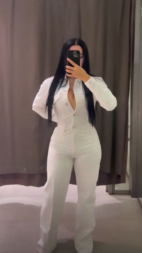 White Jumpsuit Outfit Black Women, Pants Birthday Outfit, Jumpsuit Outfit Black Women, White Jumpsuit Outfit, White Two Piece Outfit, Jumpsuit Outfit Black, Outfit Baddie, Outfit Black Women, Mode Tips