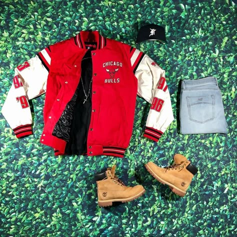 Chicago Bulls Outfit Men, Real Streetwear, Bulls Outfit, Chicago Bulls Outfit, Outfit Drip, Black Teens Fashion, Hypebeast Outfits, Guys Fashion Swag, How To Tie Bandana