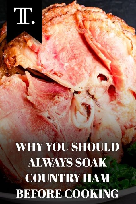 To serve a country ham whole as one would for a large Easter meal, it is important, due to its intense saltiness, to properly prepare it. #easter #ham #cooking #cookingtips Country Ham Recipes, Slow Cooked Ham, Thanksgiving Ham, Ham Recipes Baked, Moist Turkey, Easter Meal, Whole Ham, Easter Ham, Country Ham