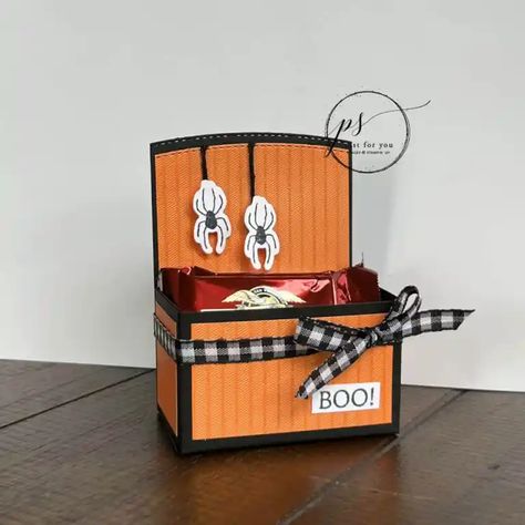 Sunday Share Today Features Halloween Treat Holders - The Stamp Camp Halloween Treat Holders, Side Step Card, Halloween Treat Boxes, Treat Holders, Hand Stamped Cards, Step Cards, Treat Holder, Different Holidays, Treat Box