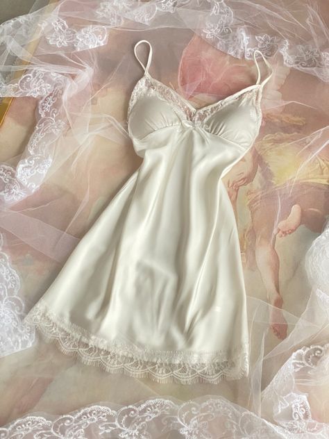 White Langerai Outfits, Botines Aesthetic, Langerai Outfits, Bridgerton Clothes, White Lingerie Dress, Silk Teddy, Lingerie Aesthetic, Wedding Nightgown, Angel Fashion