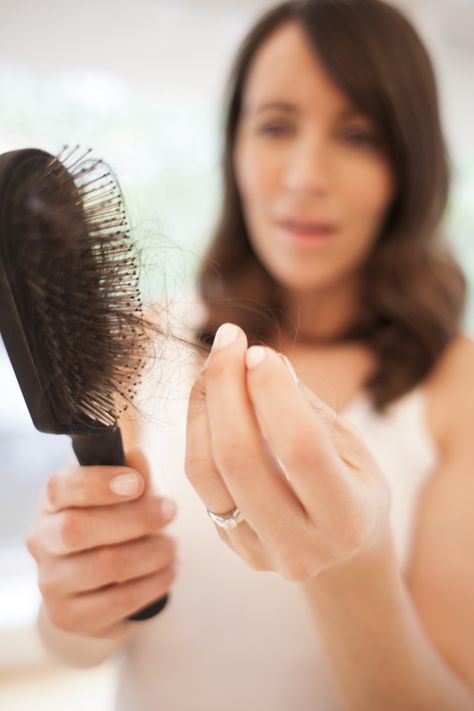 We talked to a dermatologist about why your hair is shedding, and if it's shedding a lot how you can treat it. Pregnancy Hair, Thining Hair, Hacks Beauty, Best Hair Oil, Castor Oil For Hair, Hair Shedding, Age 50, Makeup Hacks, Hair Remedies