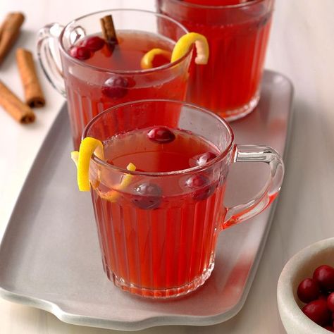 Apple Cider Recipes, Cider Punch, Cider Recipes, Fall Apple Cider, Moonshine Recipe, Halloween Punch Recipes, Cranberry Tea, Cranberry Punch, Apple Cider Mimosa