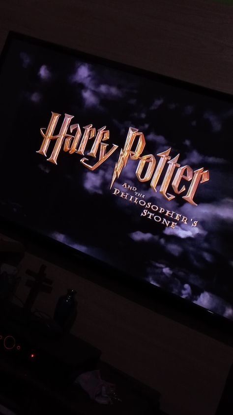 Watching Harry Potter, Potter Aesthetic, Hype Wallpaper, Dream Summer, Harry Pottah, Harry Potter Aesthetic, Driving Pictures, Selfie Ideas, Mexican Style