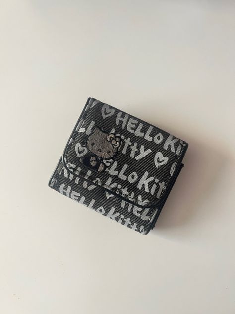 2002 Vintage Hello Kitty Wallet Aesthetic Wallet Vintage, Wallet Hello Kitty, Sanrio Wallet, Y2k Wallet, Unboxing Aesthetic, Sanrio Vintage, Hello Kitty Wallet, Vintage Hello Kitty, Vintage Sanrio