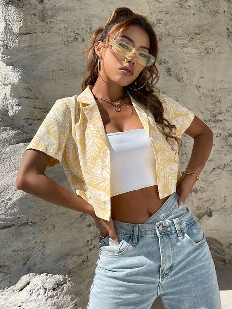 Tropical Shirt Outfit Women, Tropical Shirt Outfit, Tropical Fits, Tropical Button Up Shirt, Preppy Core, Yellow Shirt Outfit, Cropped Sweater Outfit, Cute Lounge Outfits, Hawaiian Shirt Outfit