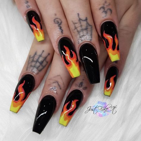 J Nails, Flame Nail Art, Her Nails, Black Nail Designs, Nails Polish, Fire Nails, Pretty Acrylic Nails, Dope Nails, Best Acrylic Nails