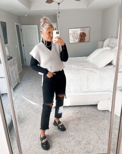 Fall Outfit Sweater Vest, How To Style A Sweater Vest Fall, Womens Sweater Vest Outfit Fall Fashion, Fall Fashion Looks 2023, Sweater Vest Outfit Casual, Fall 23 Fashion Trends Women, Teacher Loafer Outfit, Trendy Sweater Vest Outfit, Fall Outfit Inspo For Women