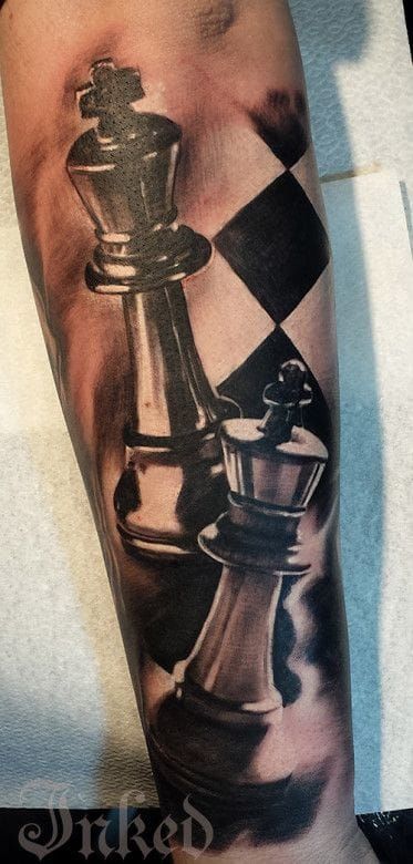 Chess Piece Tattoo, King Queen Tattoo, Chess Tattoo, Mangas Tattoo, King Chess Piece, Queen Chess Piece, Chess Queen, Queen Tattoo, Facial Tattoos