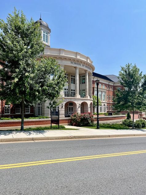 We Toured Liberty University & This is What We Learned. - Liberty University Dorm, University Dorm, University Dorms, Liberty University, Dream College, Education College, College Life, Big Deal, Virginia