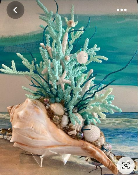 Shell Centerpieces Table Decorations, Sea Decoration Ideas, Beach Crafts For Adults, Beach Decor For Bathroom, Beach Centerpieces Diy, Beach Arrangements, Beach Theme Centerpieces, Blue Beach Decor, Ocean Decorations