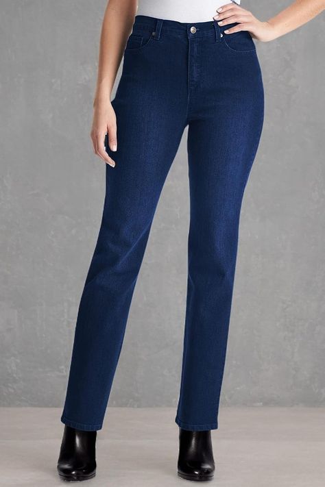 Gloria Vanderbilt women's Amanda classic high-rise tapered jeans, a timeless wardrobe staple Overalls Winter, Red Fits, Gloria Vanderbilt, Tapered Jeans, Perfect Outfit, Classic Looks, Timeless Fashion, Winter Fashion, Going Out